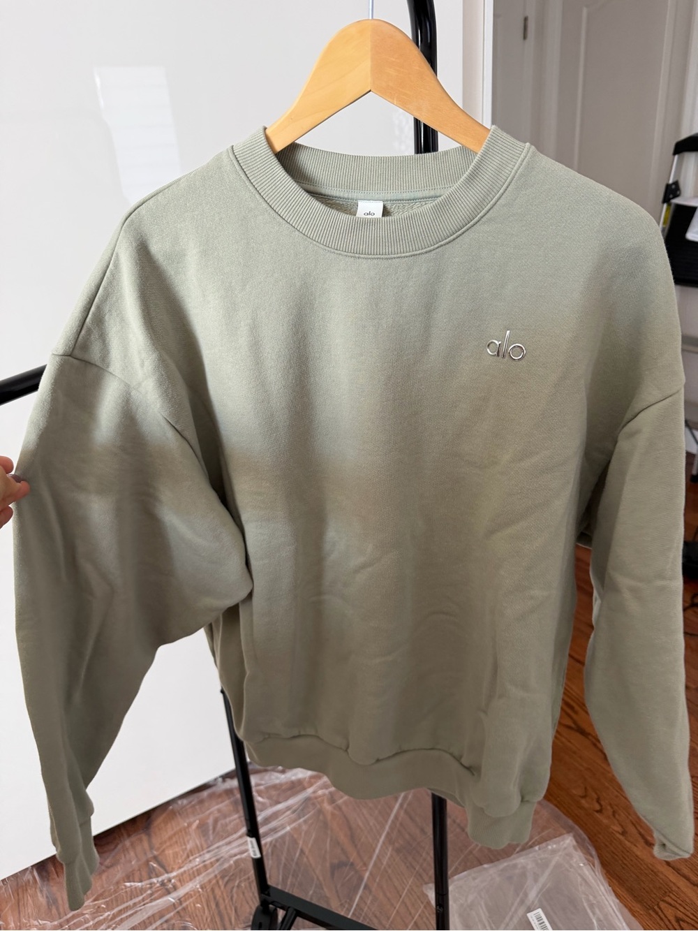 ALO Yoga Accolade Crew Neck Pullover